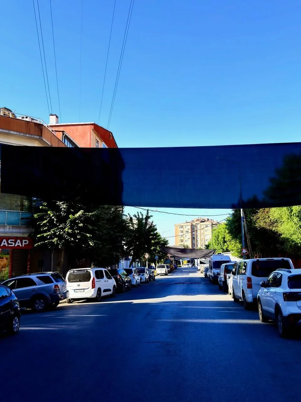منطقه زینبیه در شهر استانبول همزمان با فرارسیدن ایام ماه محرم، جامه عزا بر تن کرد و نشانههای سوگواری برای حضرت اباعبدالله الحسین(ع) در جایجای این منطقه نمایان شد. منطقه زینبیه در شهر استانبول همزمان با فرارسیدن ایام ماه محرم، جامه عزا بر تن کرد و نشانههای سوگواری برای حضرت اباعبدالله الحسین(ع) در جایجای این منطقه نمایان شد.