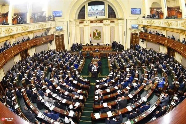 نشست پارلمان مصر برای بررسی اعزام نیروی نظامی به عربستان